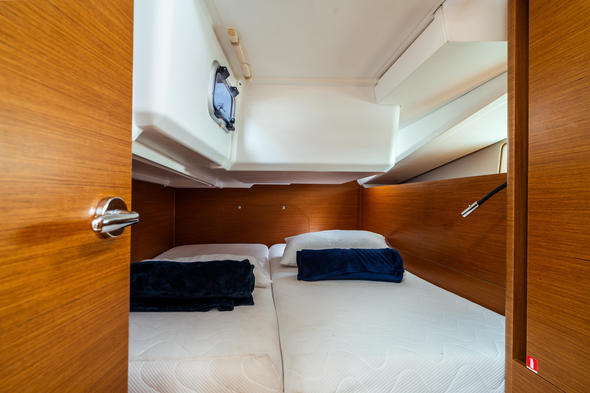 Sun Odyssey 440 — photo 8