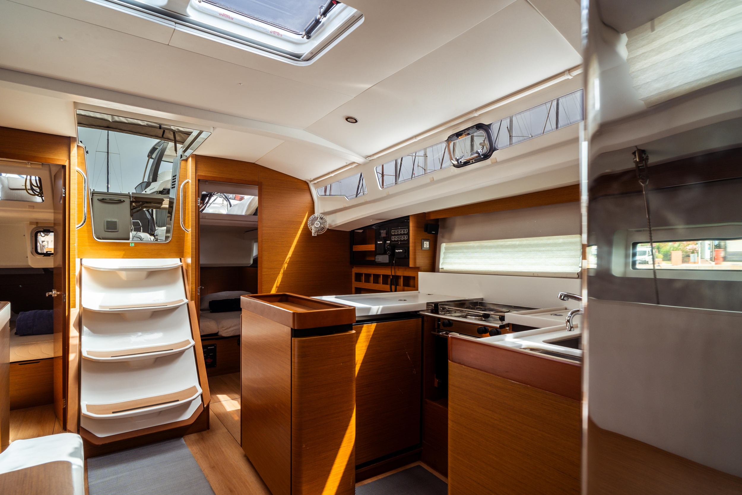 Sun Odyssey 440 — photo 6