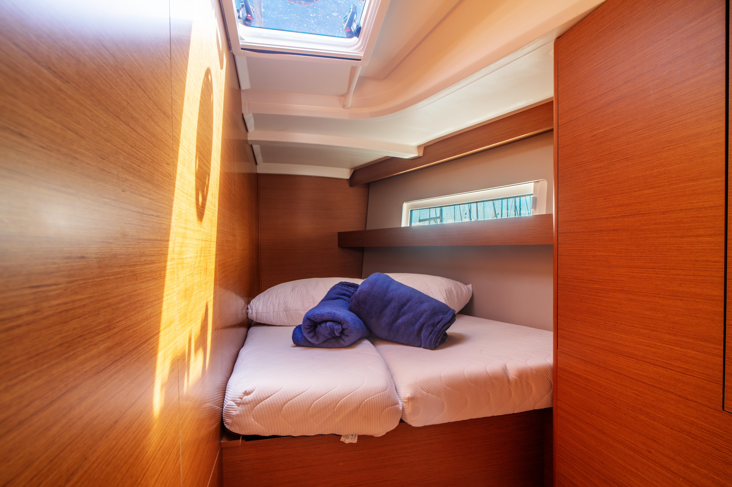 Sun Odyssey 440 — photo 9