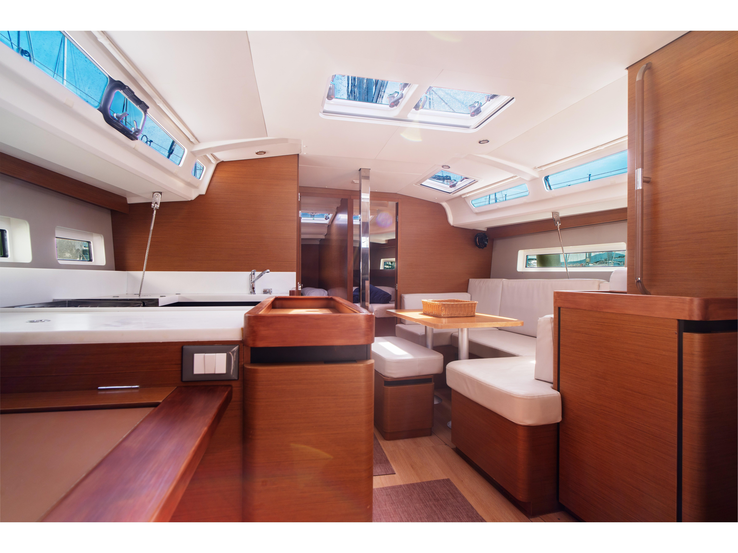 Sun Odyssey 440 — photo 3