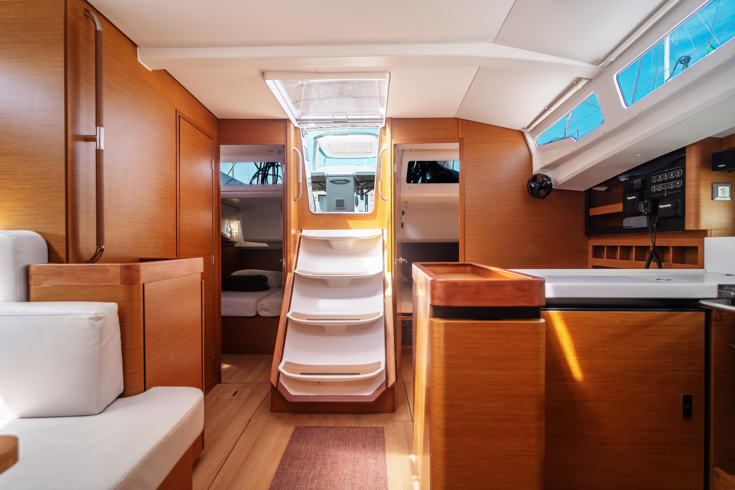 Sun Odyssey 440 — photo 4