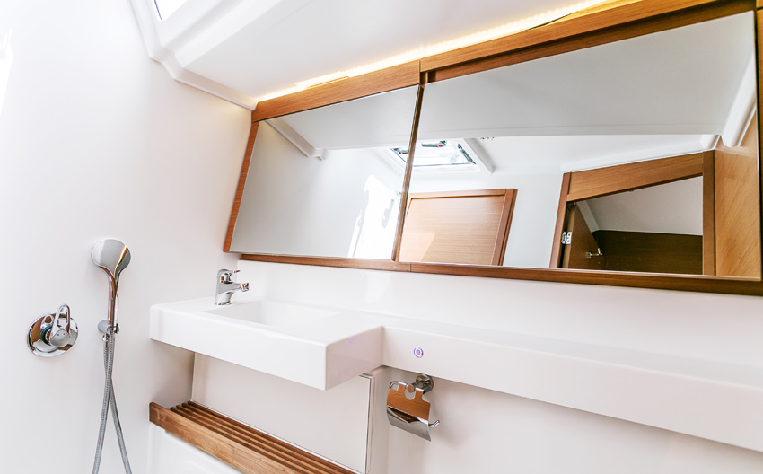 Sun Odyssey 440 — photo 9
