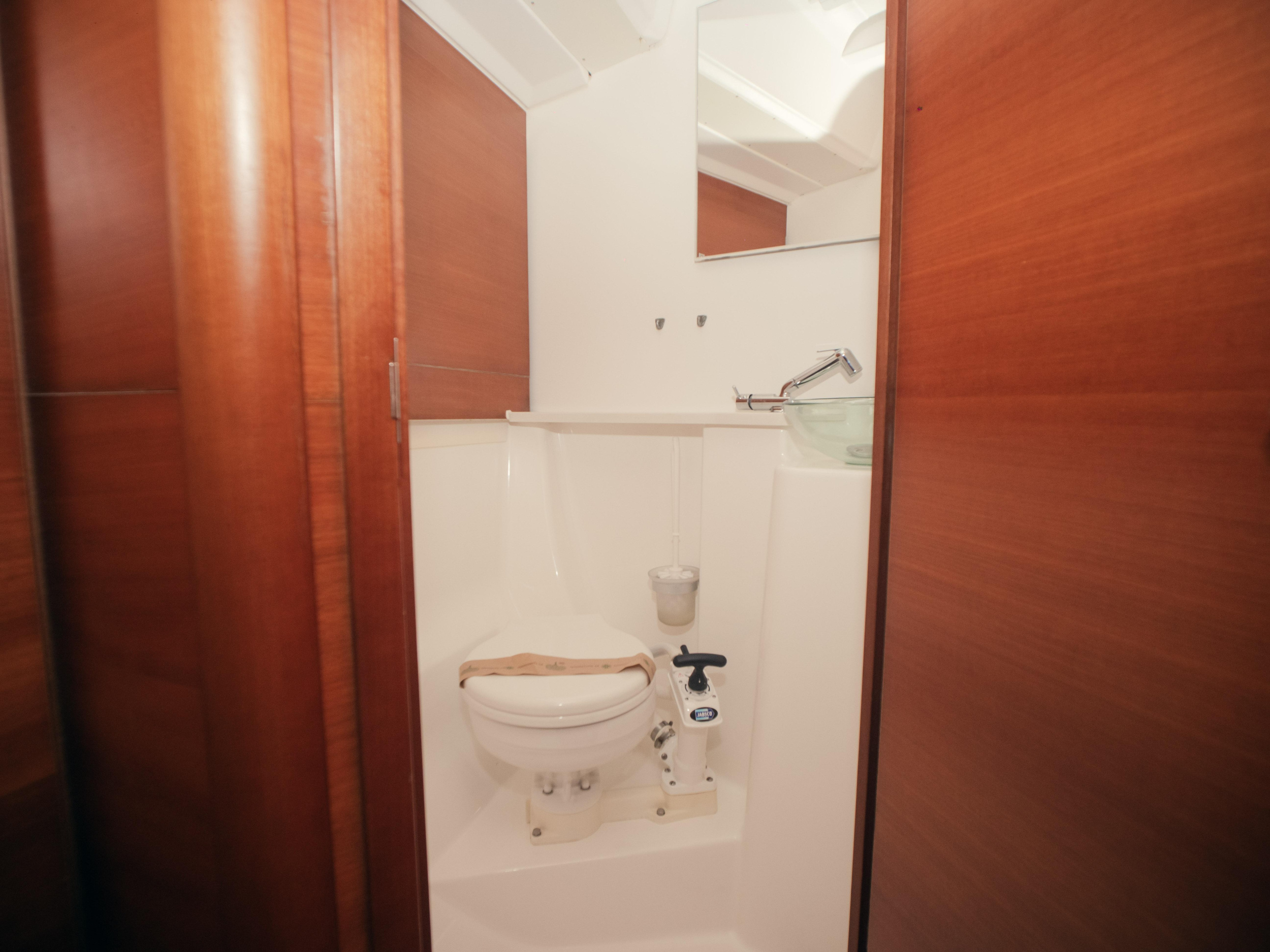 Dufour 460 Grand Large — photo 12