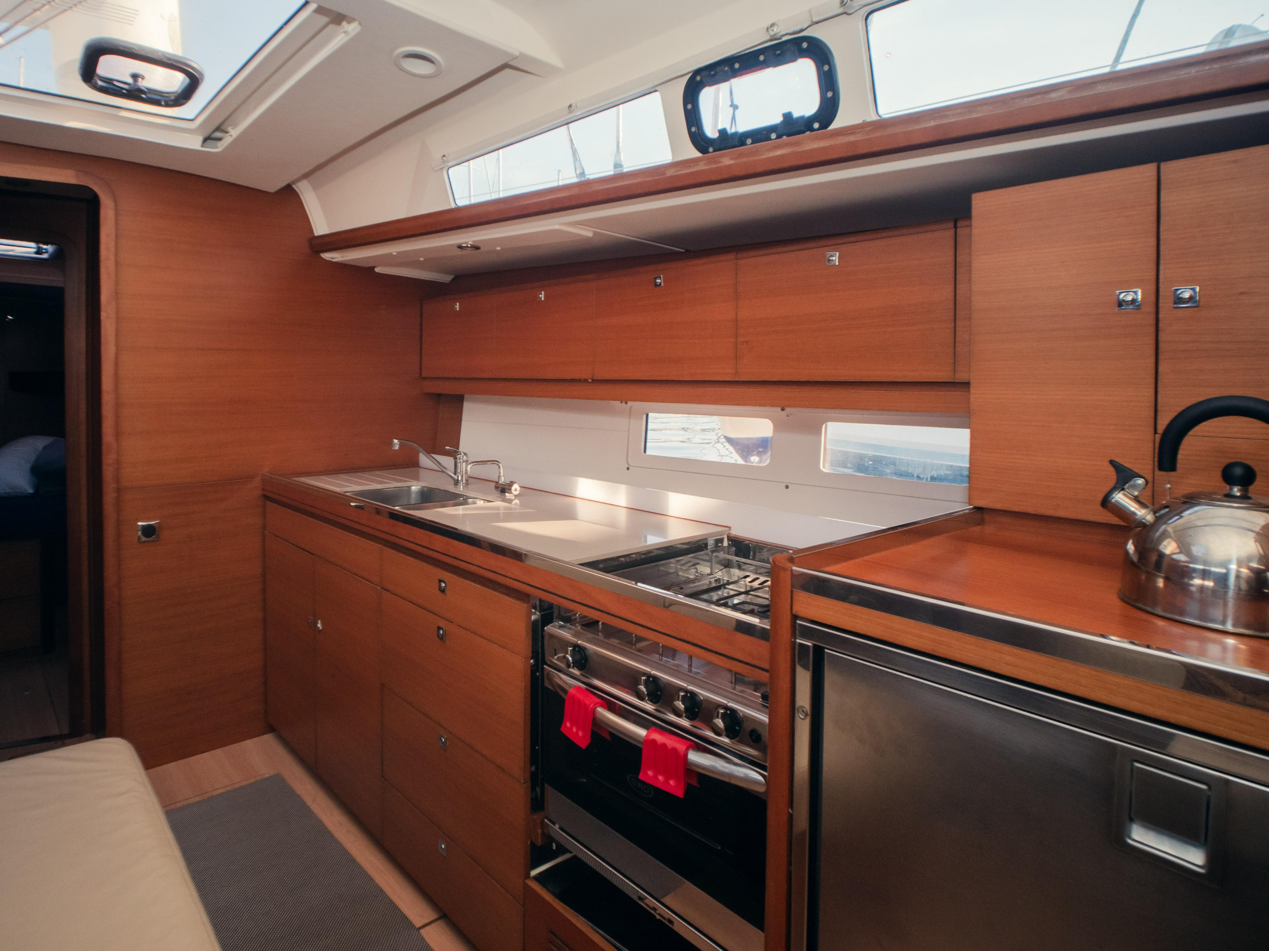 Dufour 460 Grand Large — photo 9