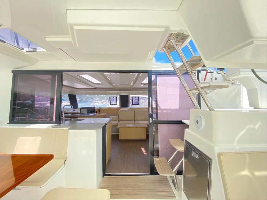 FP Helia 44 Evo (Full Moon II)  - 12