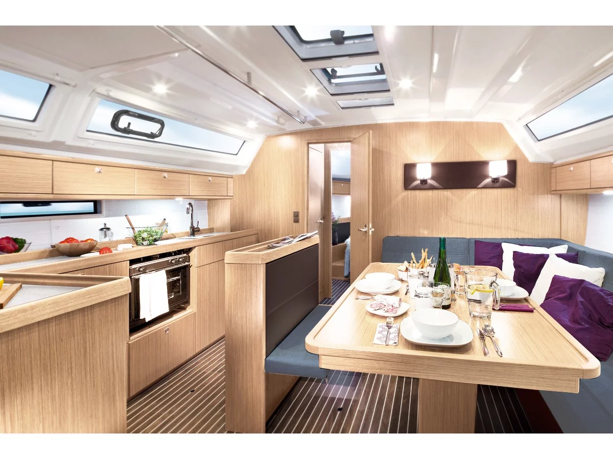 Bavaria Cruiser 46 (Trex) Interior image - 10
