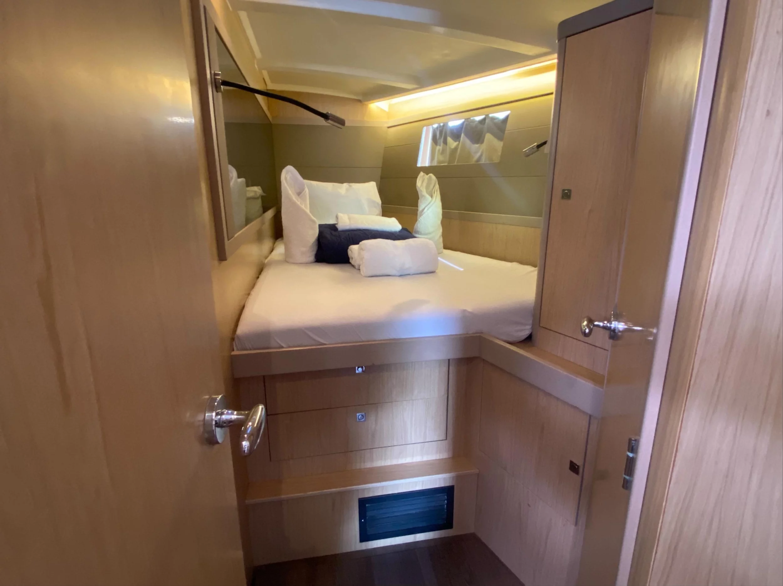 Beneteau Oceanis 48 (Marty J)  - 23
