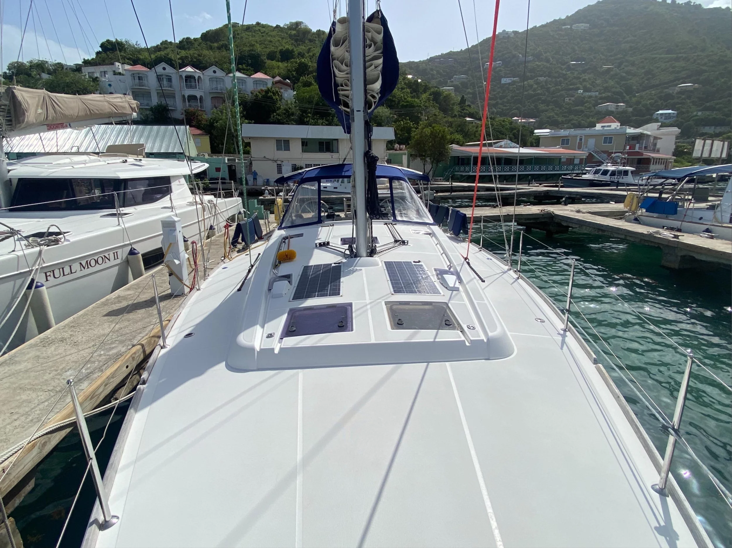 Beneteau Oceanis 48 (Marty J)  - 8
