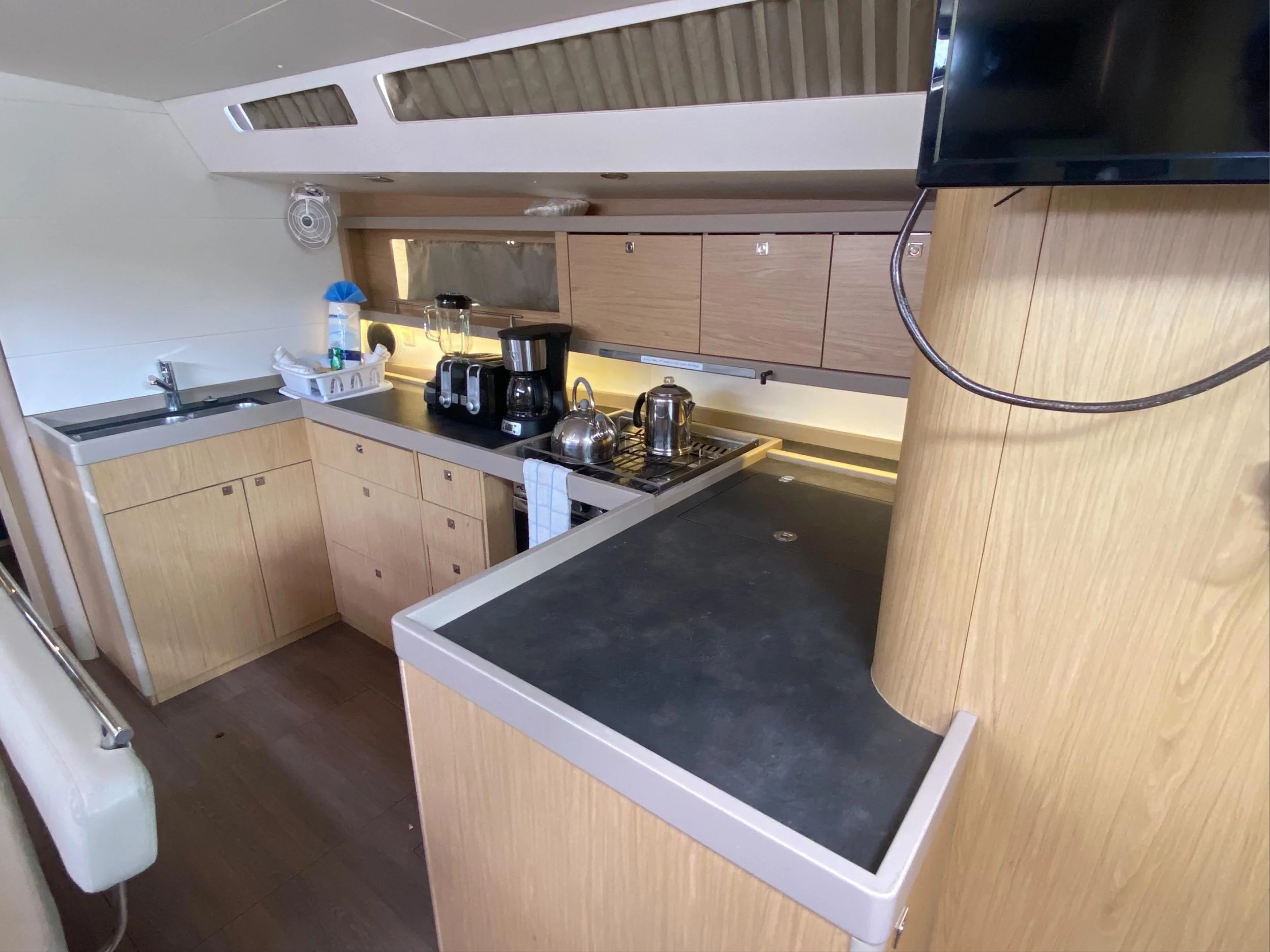 Beneteau Oceanis 48 (Marty J)  - 10