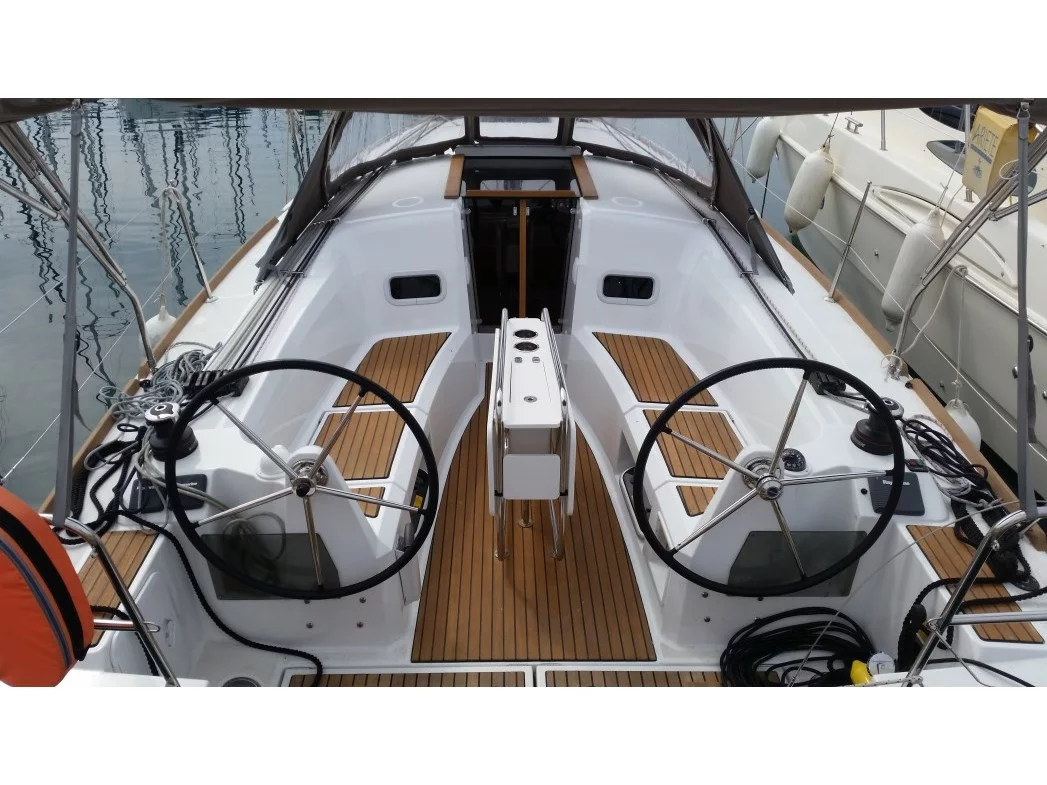 Sun Odyssey 349 (VITA) Main image - 0