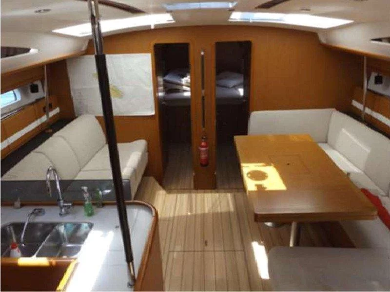 Jeanneau 53 (Big Fella Thanks) Interior image - 2