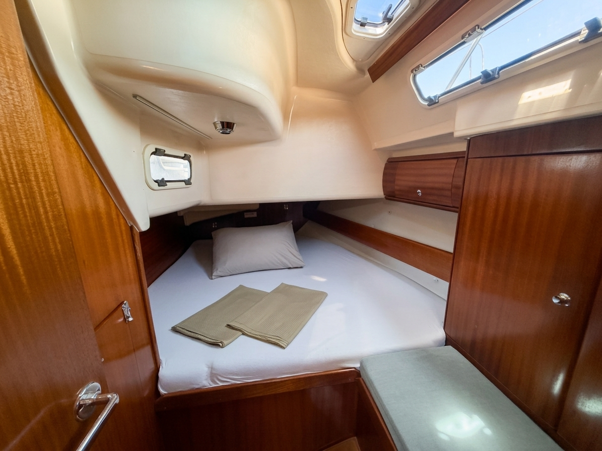 Bavaria 49 — photo 16