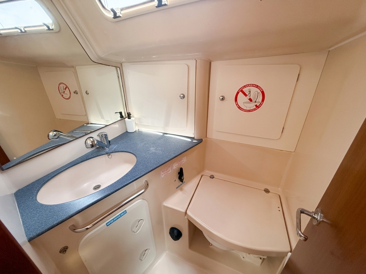 Bavaria 49 — photo 6