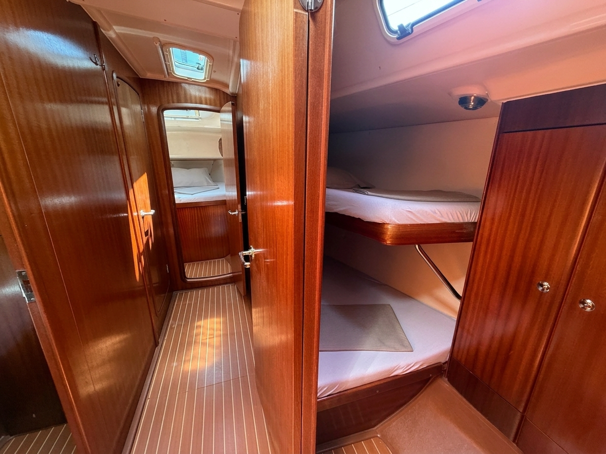 Bavaria 49 — photo 15
