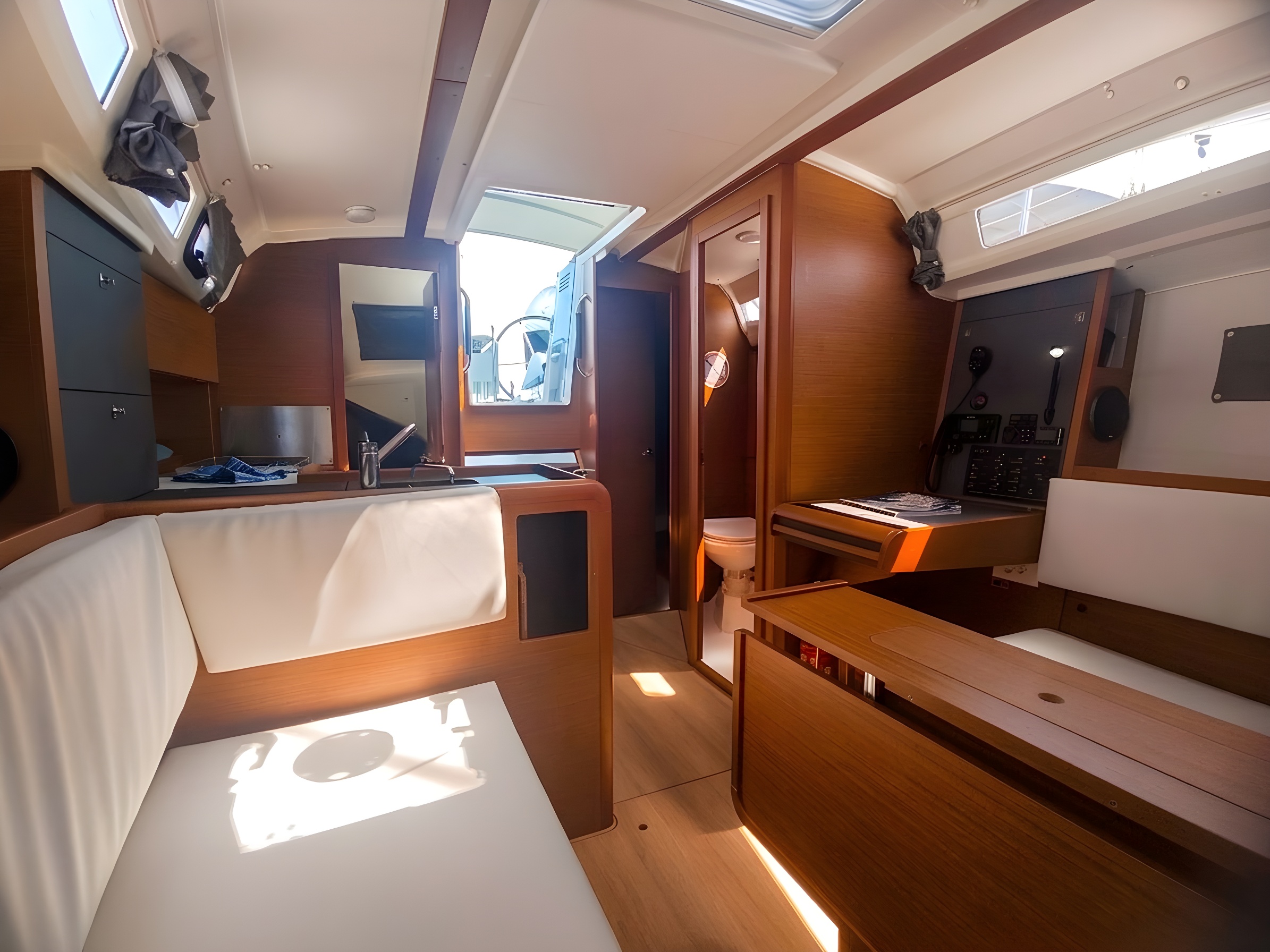 Sun Odyssey 440 — photo 4