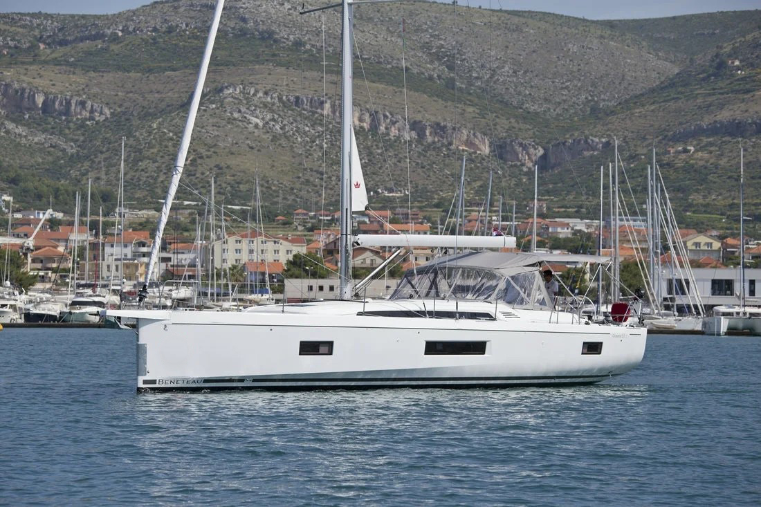 Oceanis 51.1 — photo 35