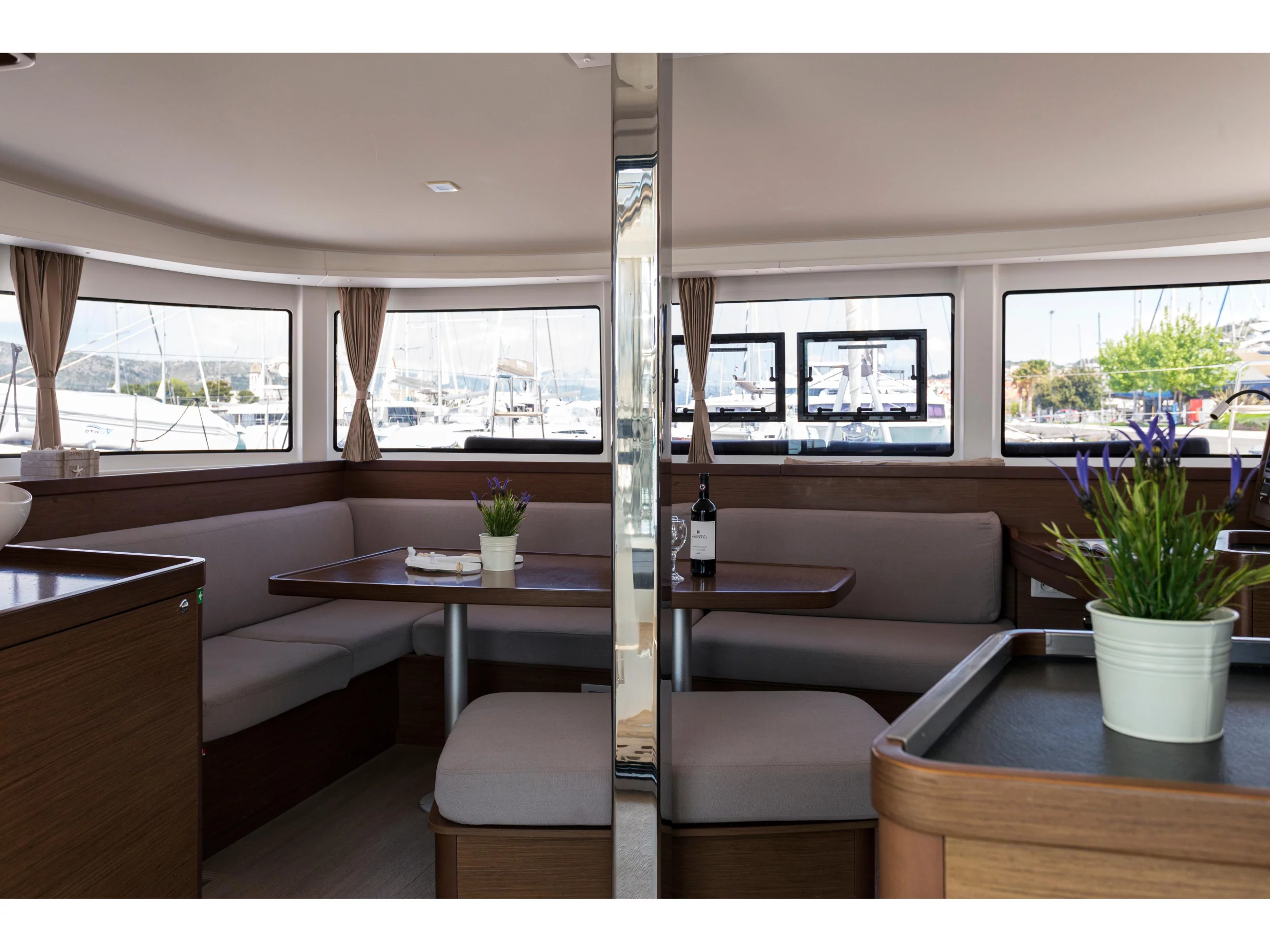 Lagoon 42 (STARDUST) Interior image - 14