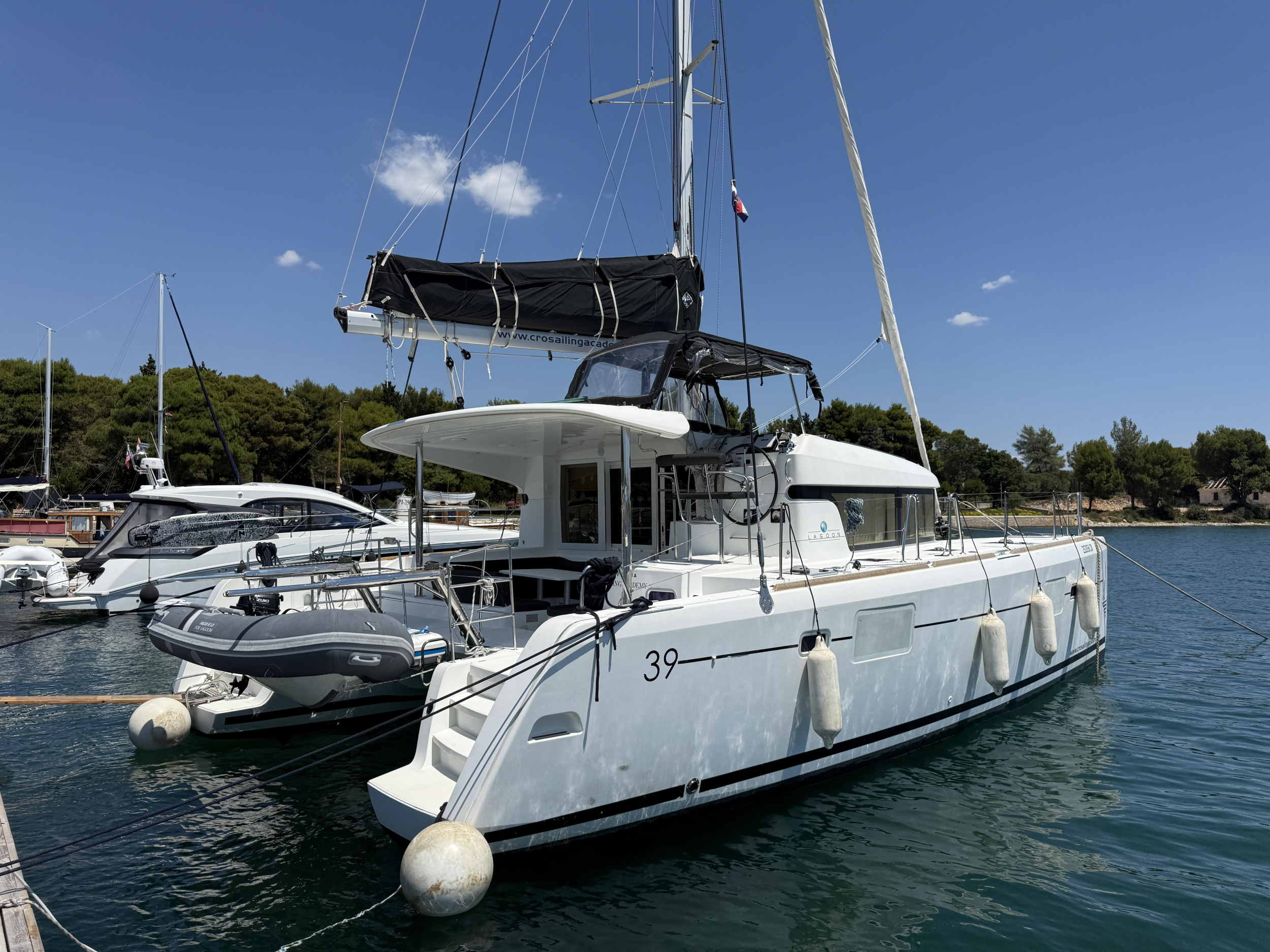 Lagoon 39 — photo 29