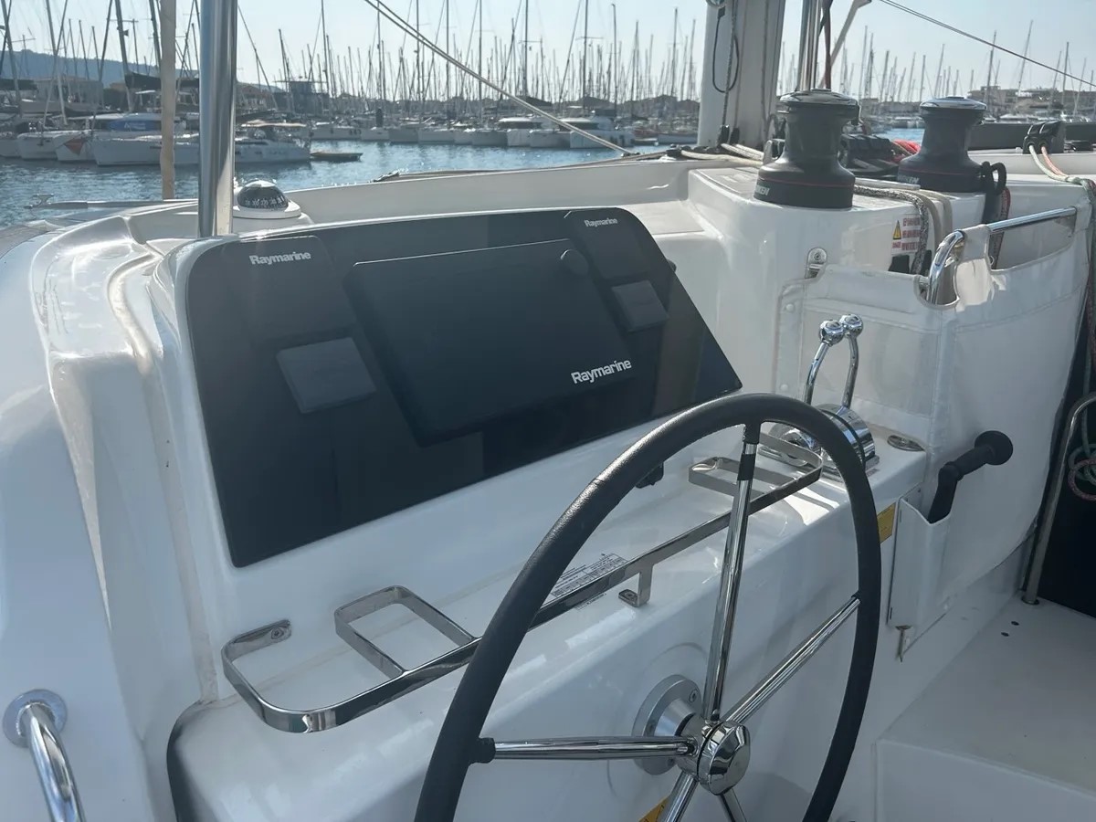 Lagoon 42 — photo 24