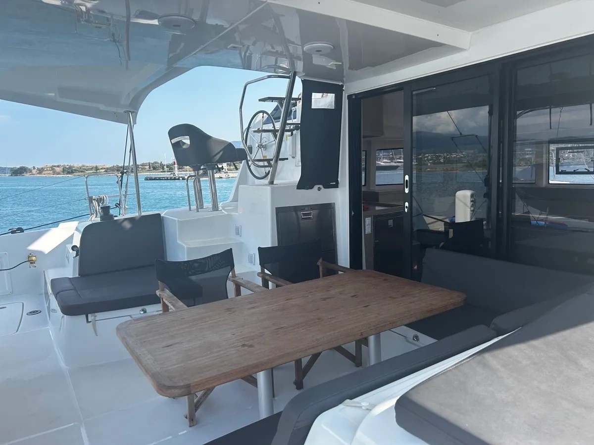 Lagoon 42 — photo 18