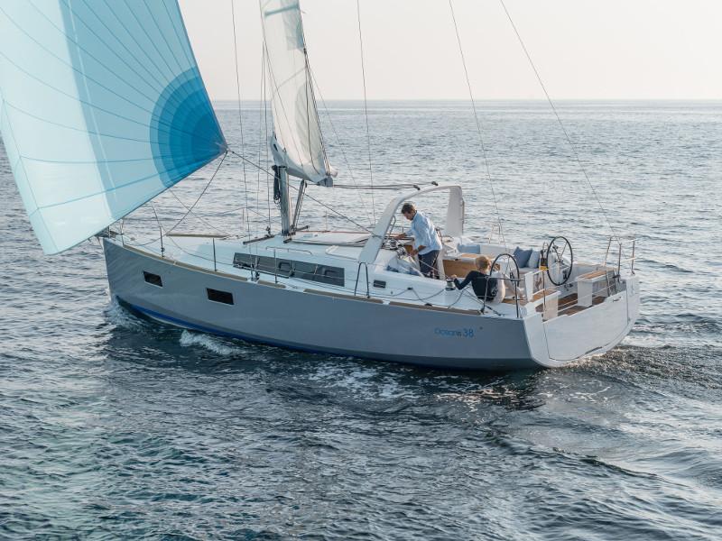 Oceanis 38 — photo 9
