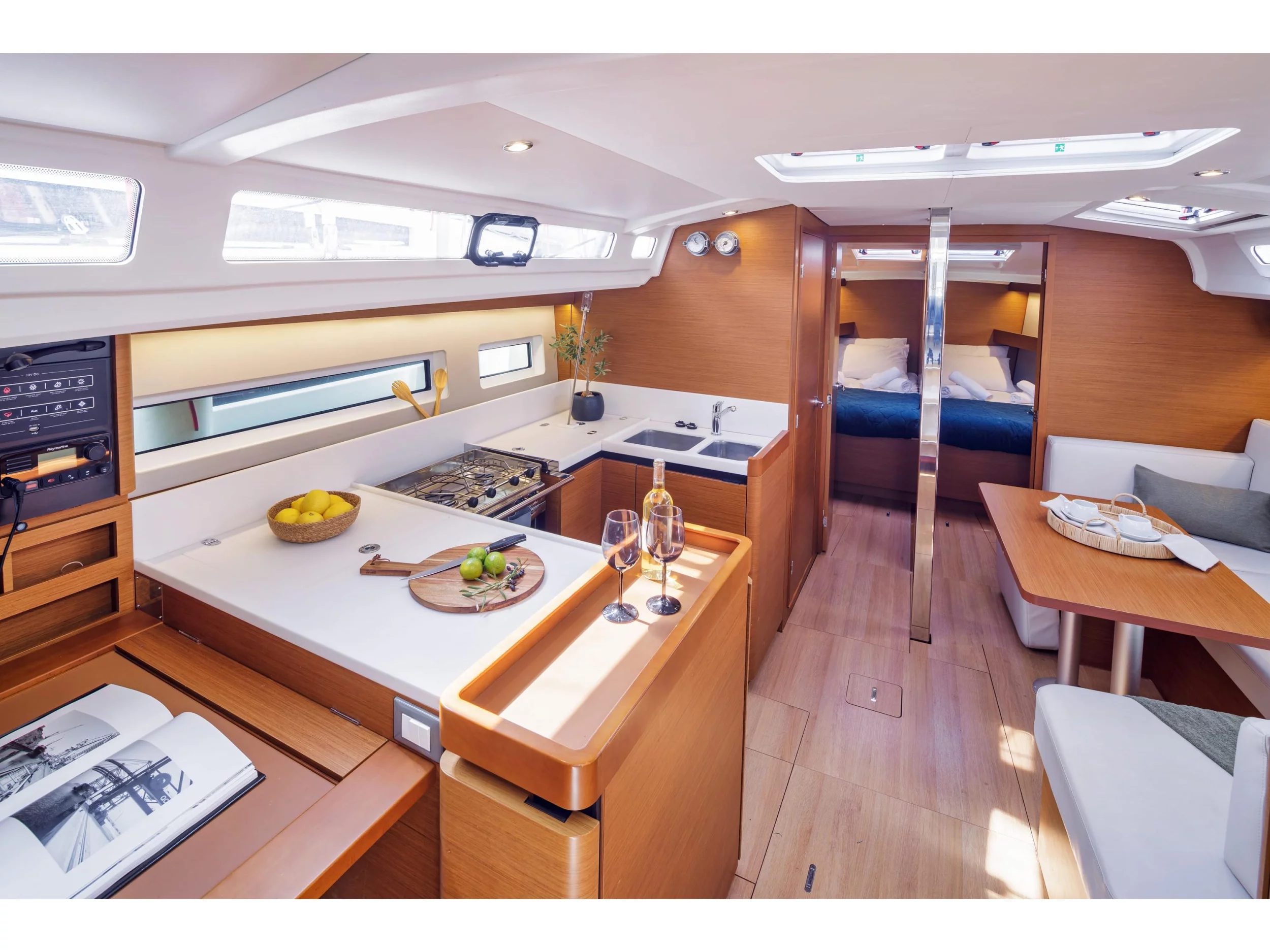 Sun Odyssey 440 (CRANE) Interior image - 12