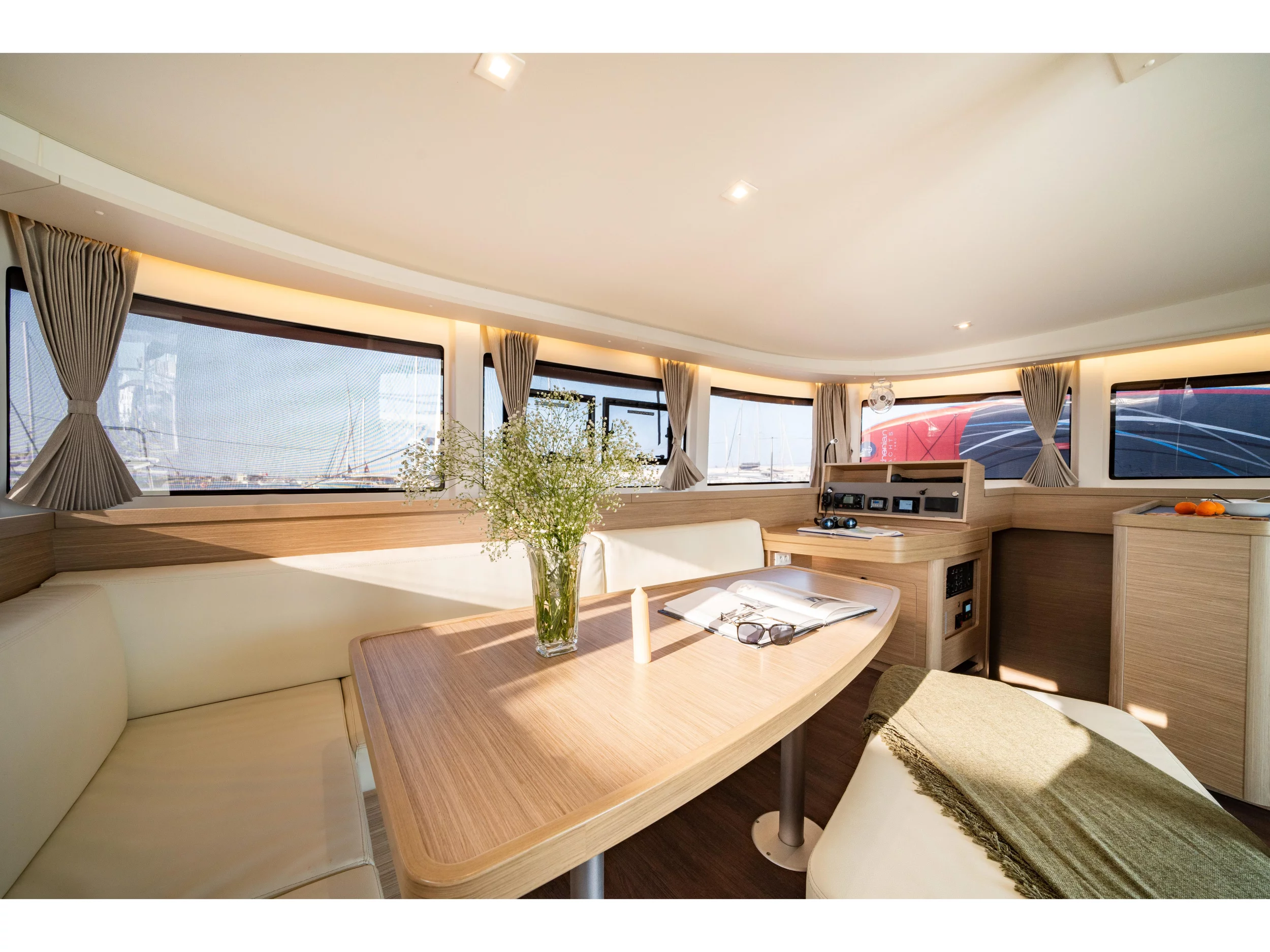 Lagoon 42 (4 Dbl / 2 singles 12) (ELENI) Interior image - 14