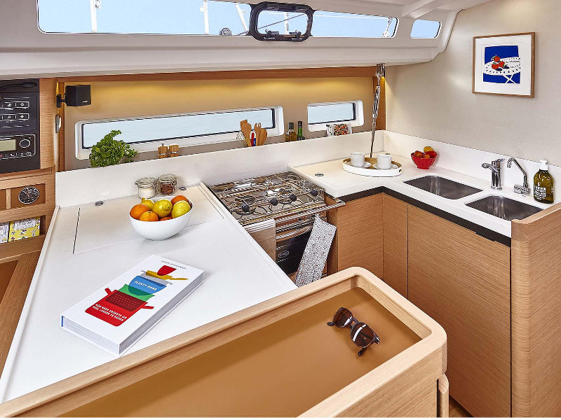 Photo #3 - Sun Odyssey 440 (Innovation) in Portimao - 7067