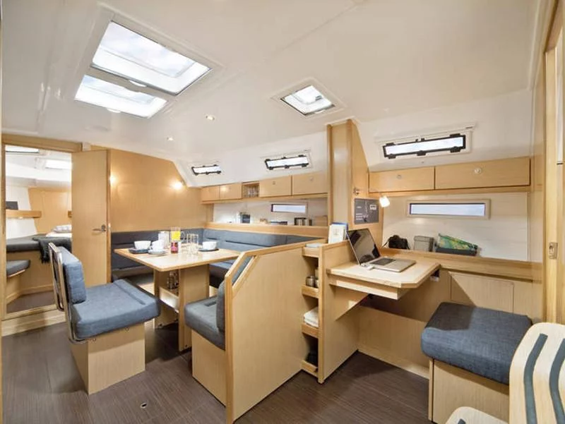 Bavaria Cruiser 40 (Toskana) Interior image - 9