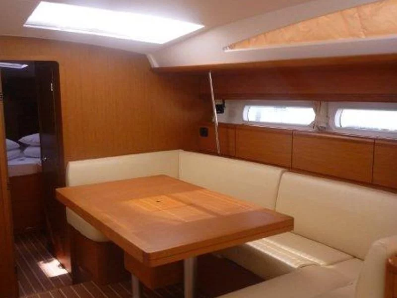 Jeanneau 53 (Triton)  - 21