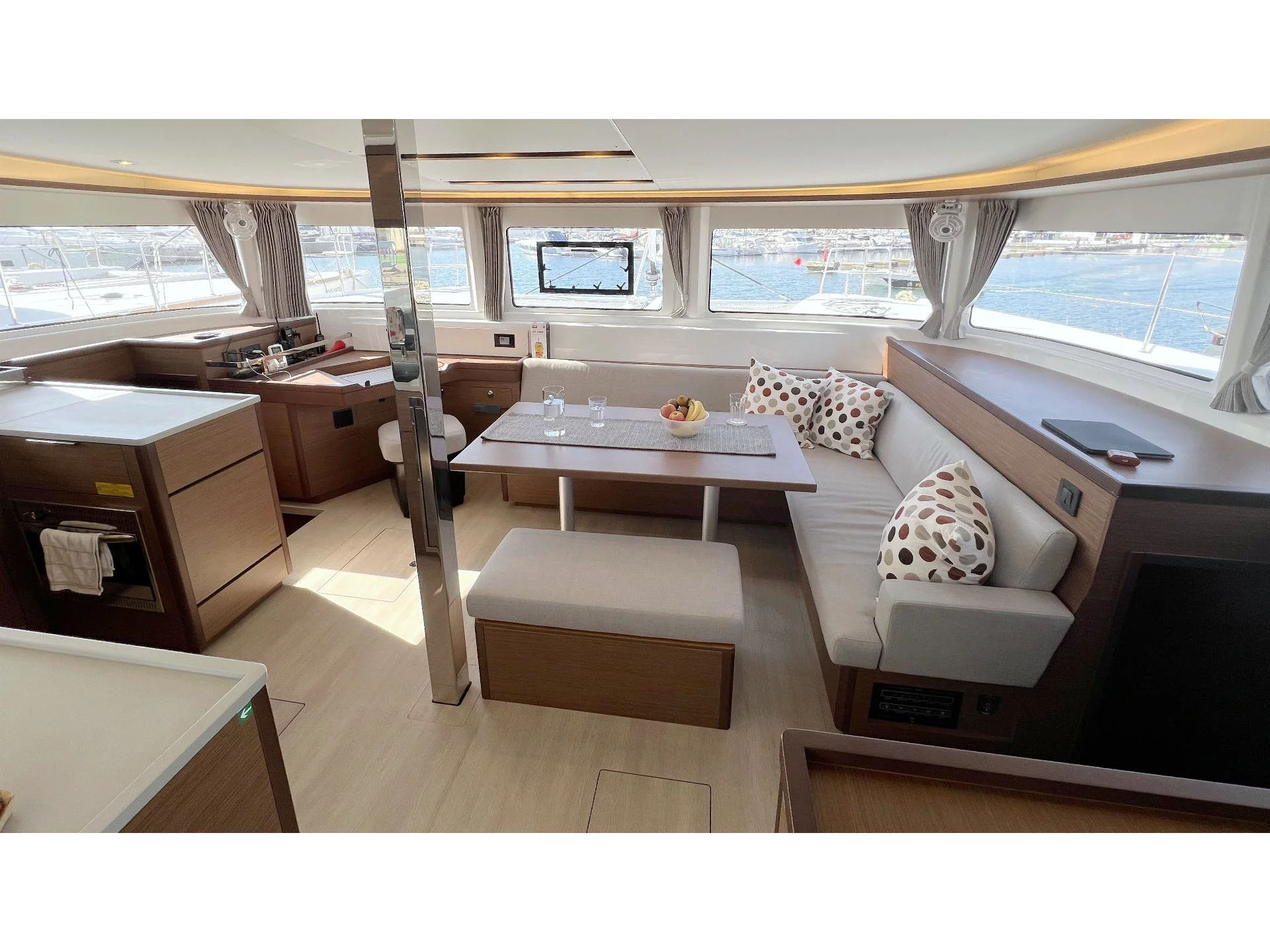 Lagoon 46 (Voyager) Interior image - 18