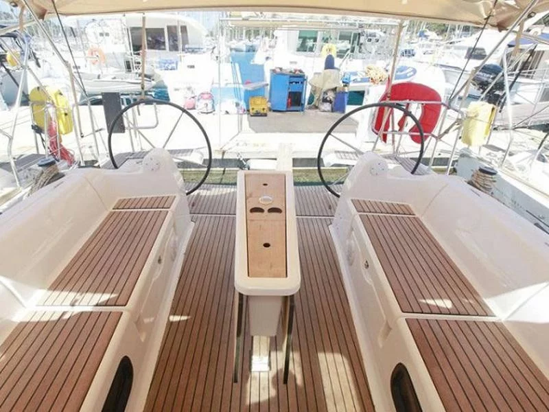 Dufour 382 GL (Calypso)  - 8