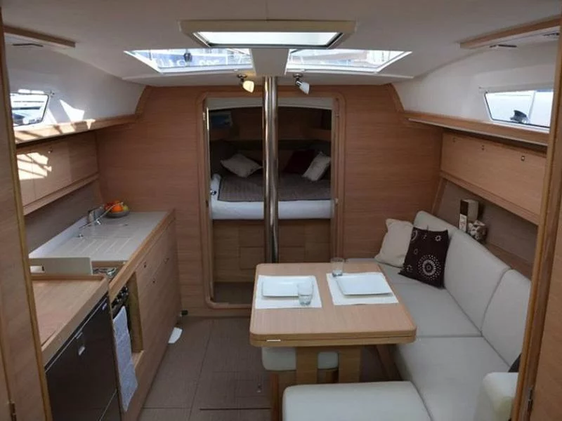 Dufour 382 GL (Calypso)  - 12