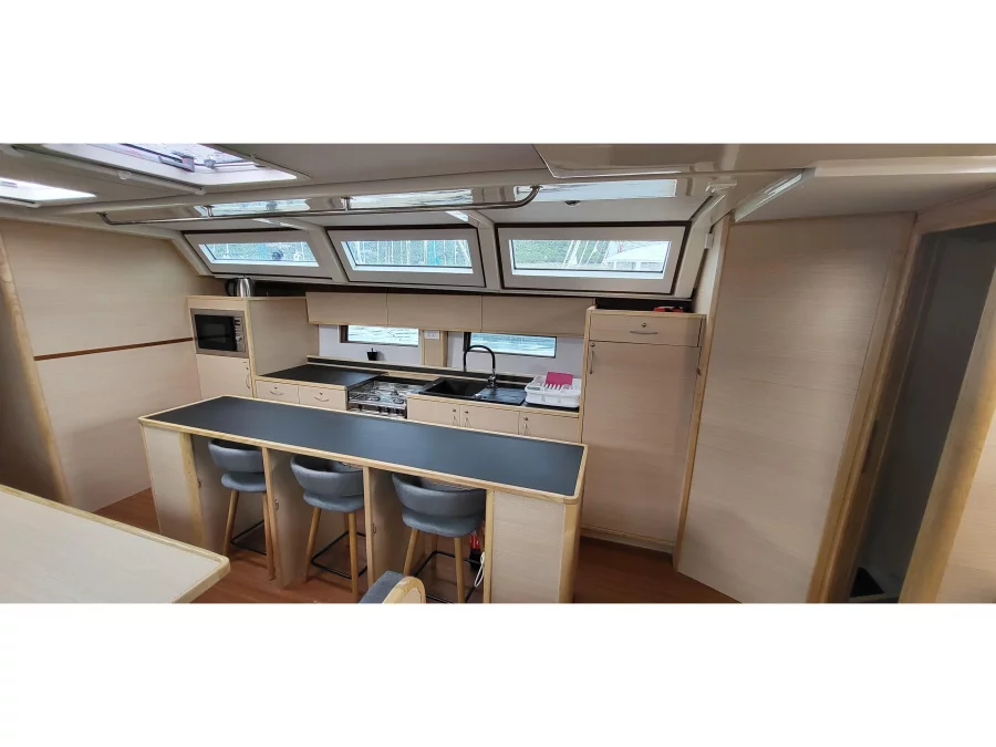 D&D Kufner 54 (Marietta II) Interior image - 2