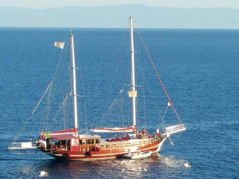 Photo #22 - Latife Sultan (Latife Sultan) in Lipari - 7142