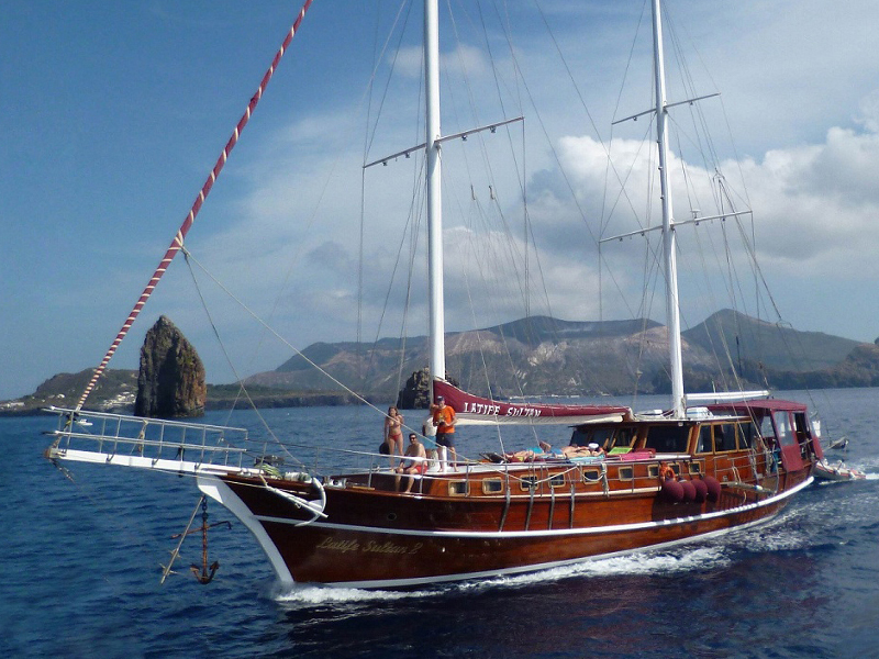 Photo #1 - Latife Sultan (Latife Sultan) in Lipari - 7142
