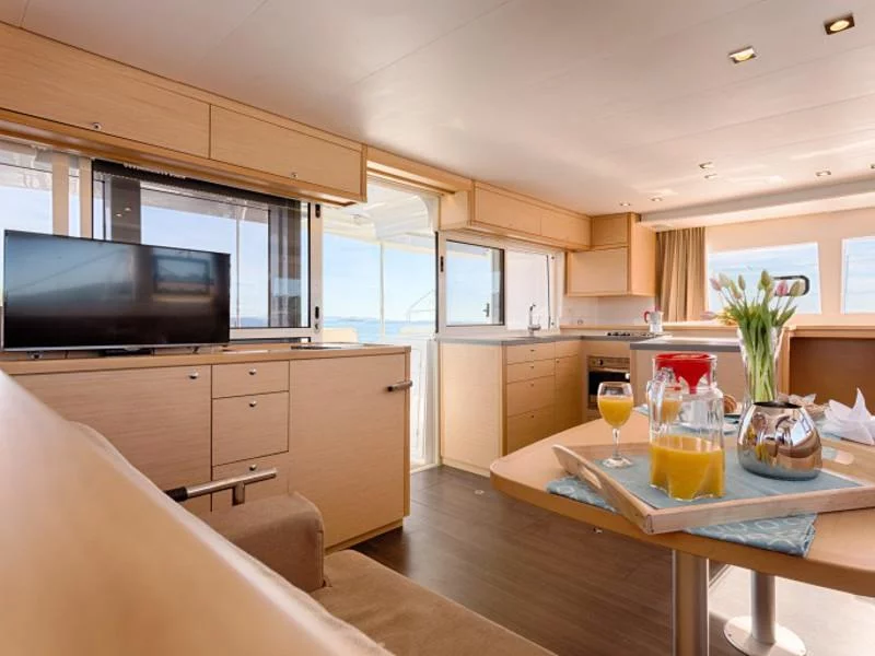 Lagoon 450 F Luxury (BLUE BERRY)  - 8