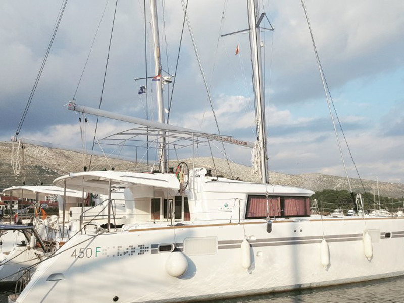 Photo #2 - Lagoon 450 F Luxury (BRIGHT MOON) in Trogir - 6457