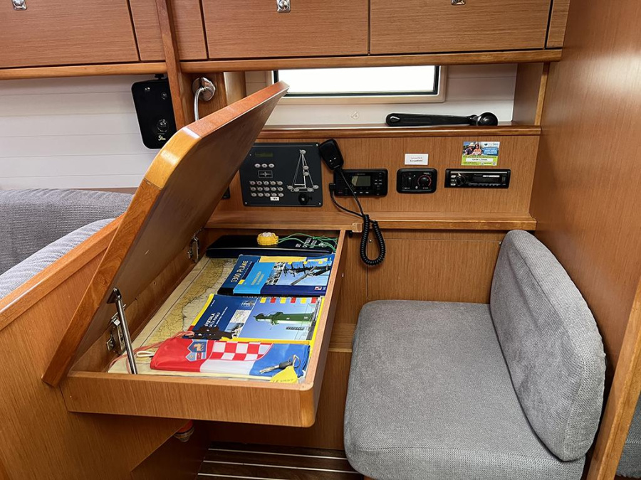 Bavaria Cruiser 41 — photo 8