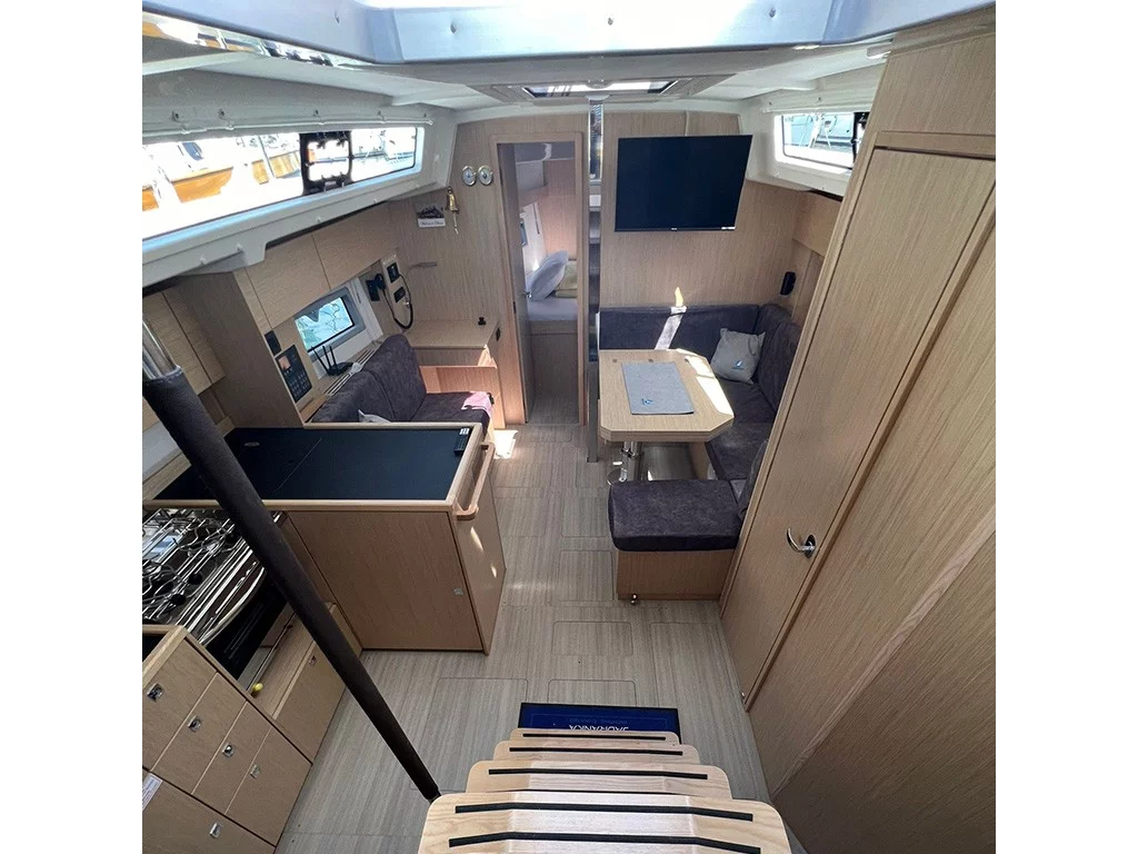 Bavaria C38 (OHANA) Interior image - 5