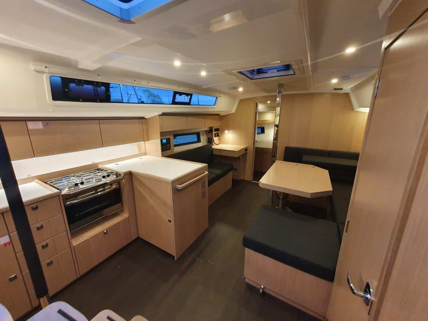 Bavaria C42 — photo 26