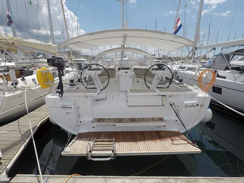 Oceanis 46.1 (Greta) Oceanis 46.1 - 12