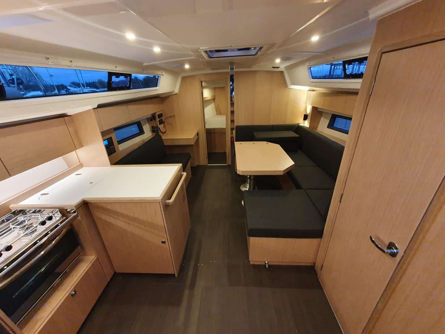 Bavaria C42 — photo 9