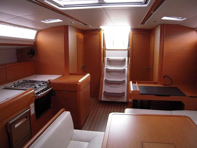 Sun Odyssey 519 ()  - 12
