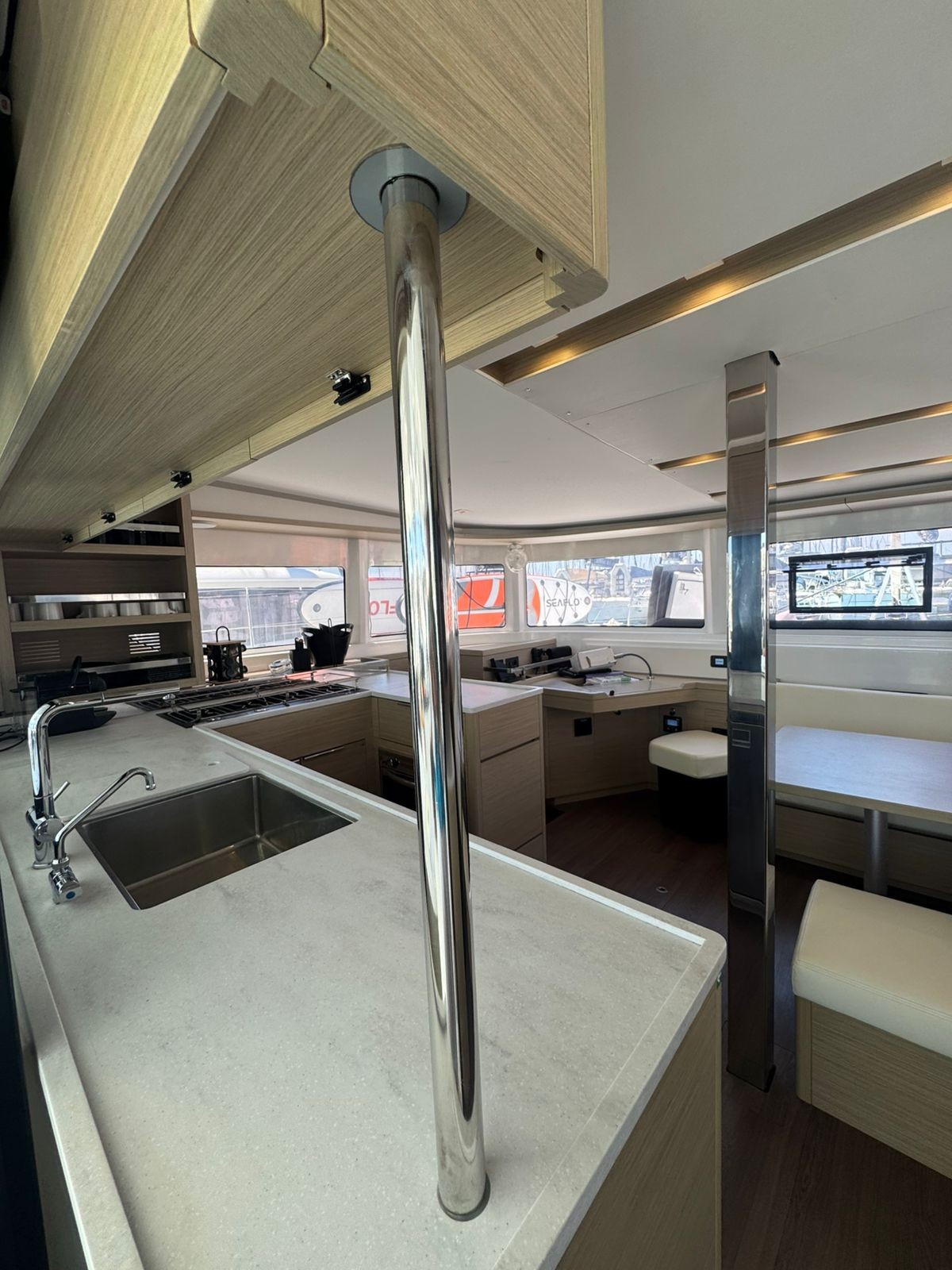 Lagoon 46 — photo 12