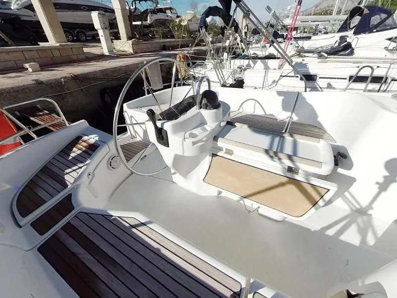 Oceanis 411 (HYPO)  - 8