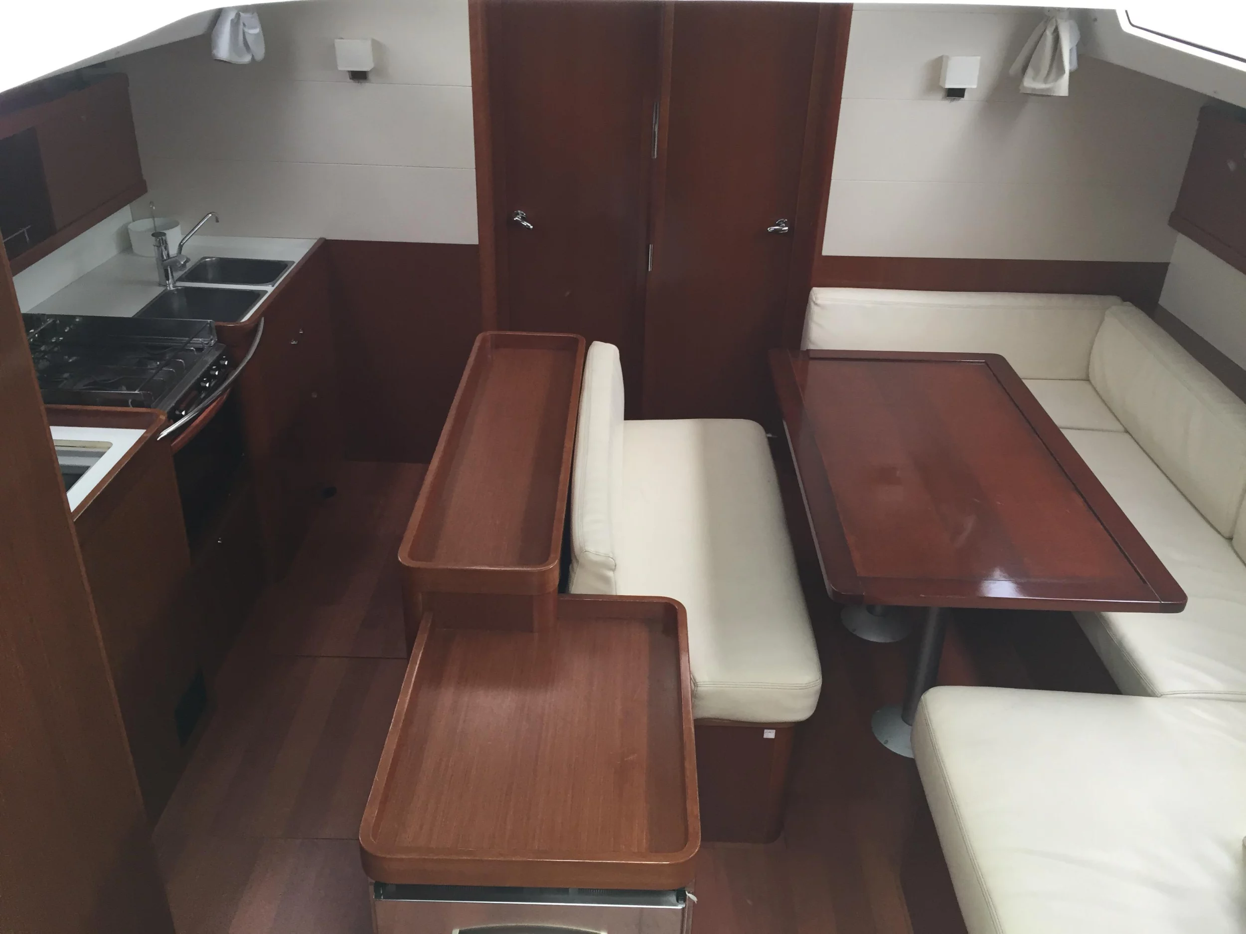 Oceanis 50 Family (Kochab II) Interior image - 12