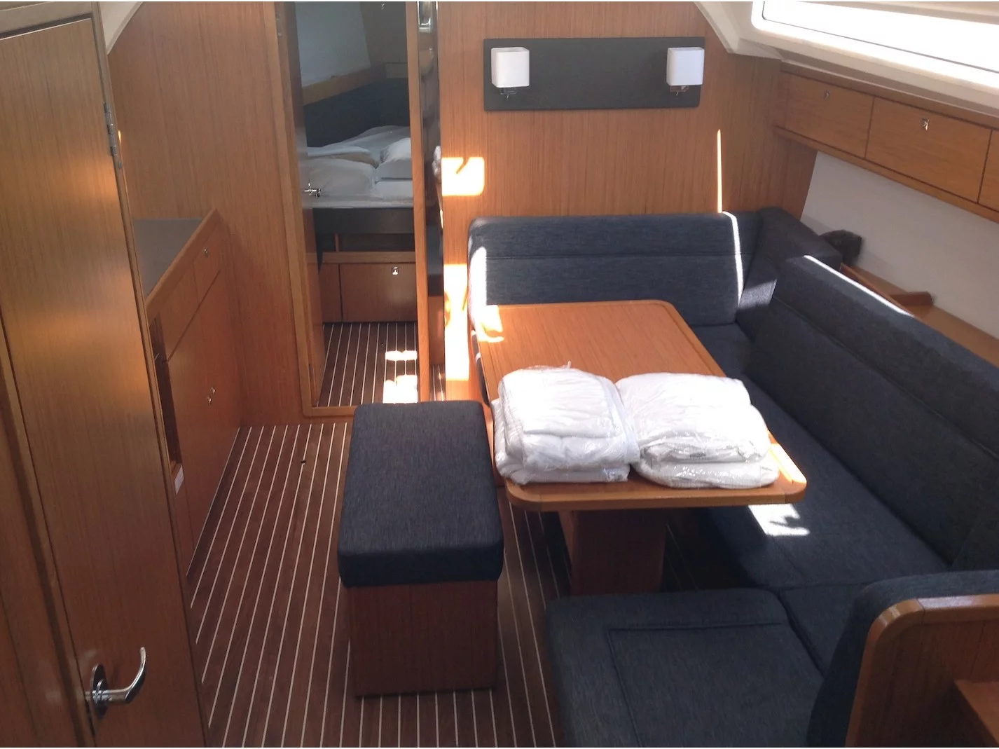 Bavaria Cr 41 (Sheratan) Interior image - 4