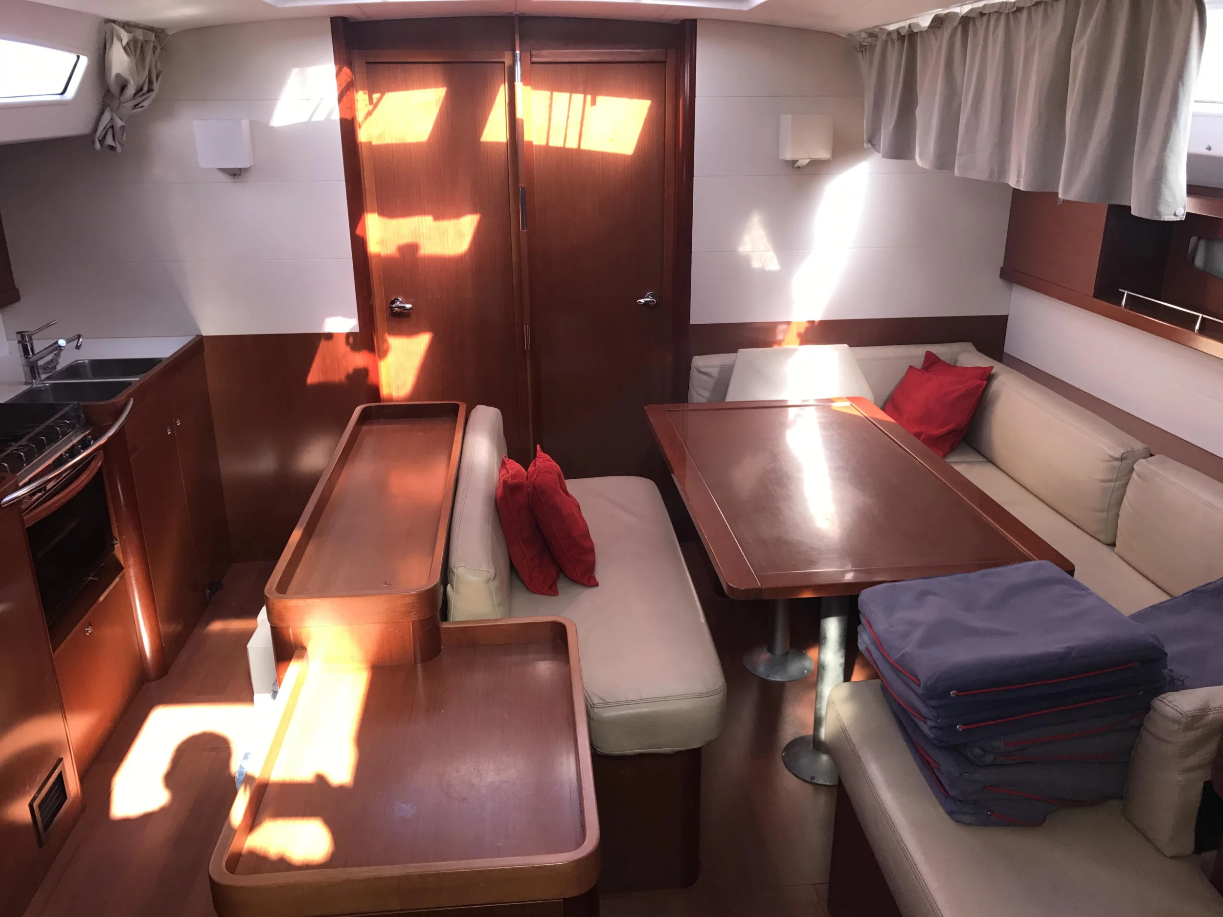 Oceanis 50 Family (Spica) Interior image - 6
