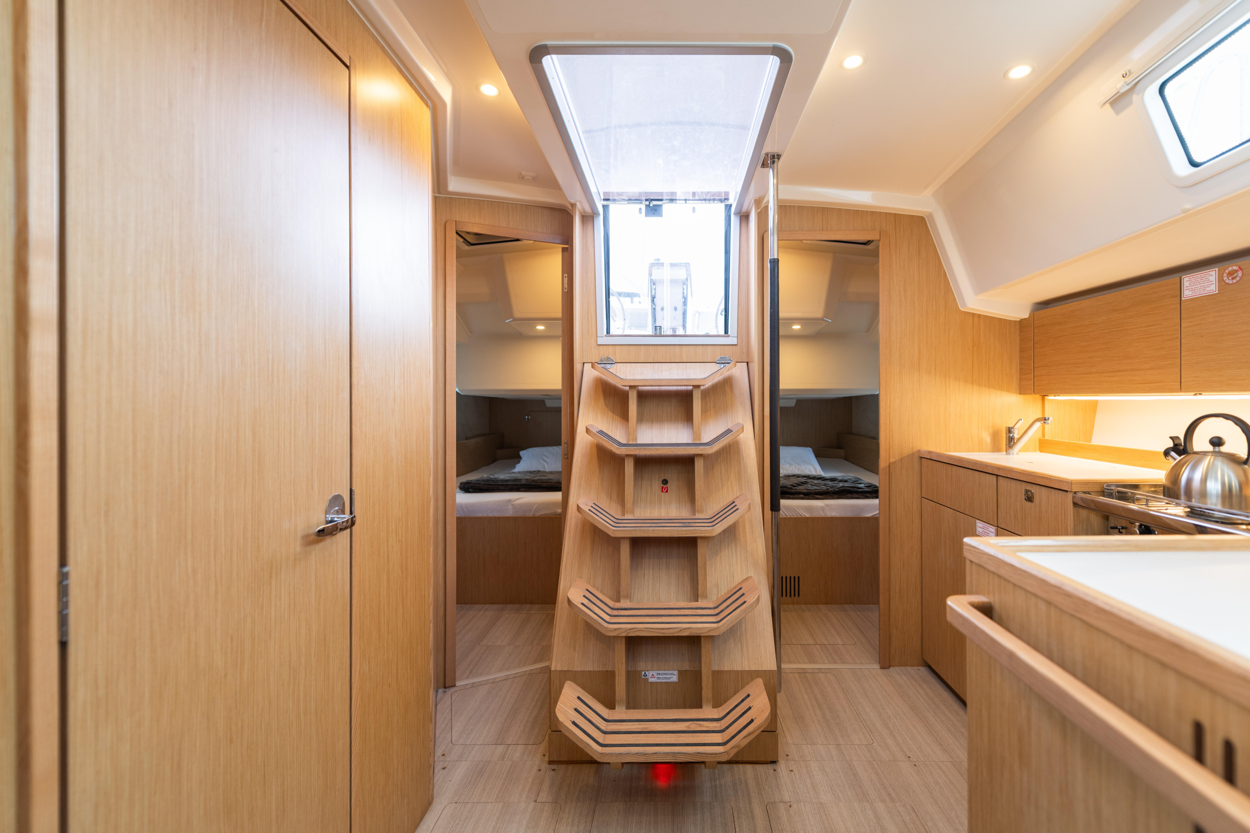 Bavaria C38 — photo 7